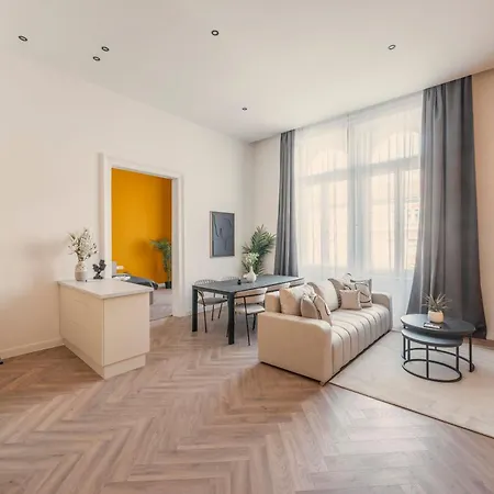 Exclusive 3bedrm Stylish By Prestige Homes Budapest