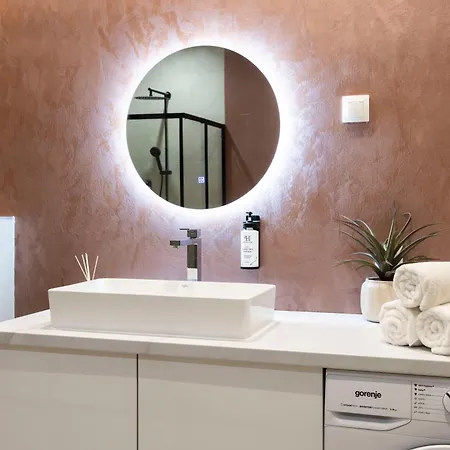 Exclusive 3bedrm Stylish By Prestige Homes Lägenhet