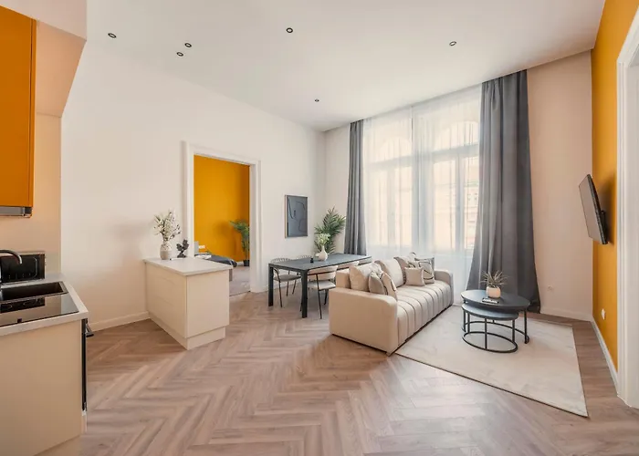 Exclusive 3bedrm Stylish By Prestige Homes Budapest