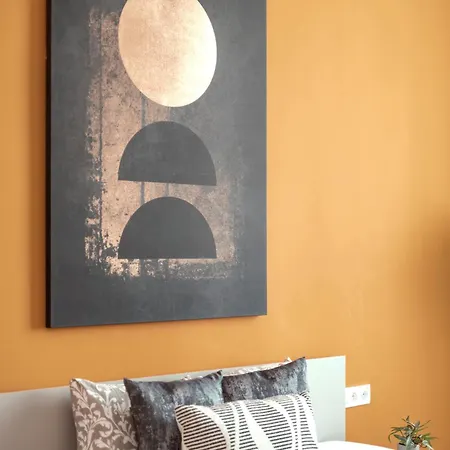 Exclusive 3bedrm Stylish By Prestige Homes Apartment Budapest
