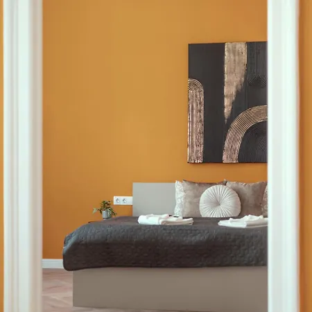 Exclusive 3bedrm Stylish By Prestige Homes Apartment Budapest